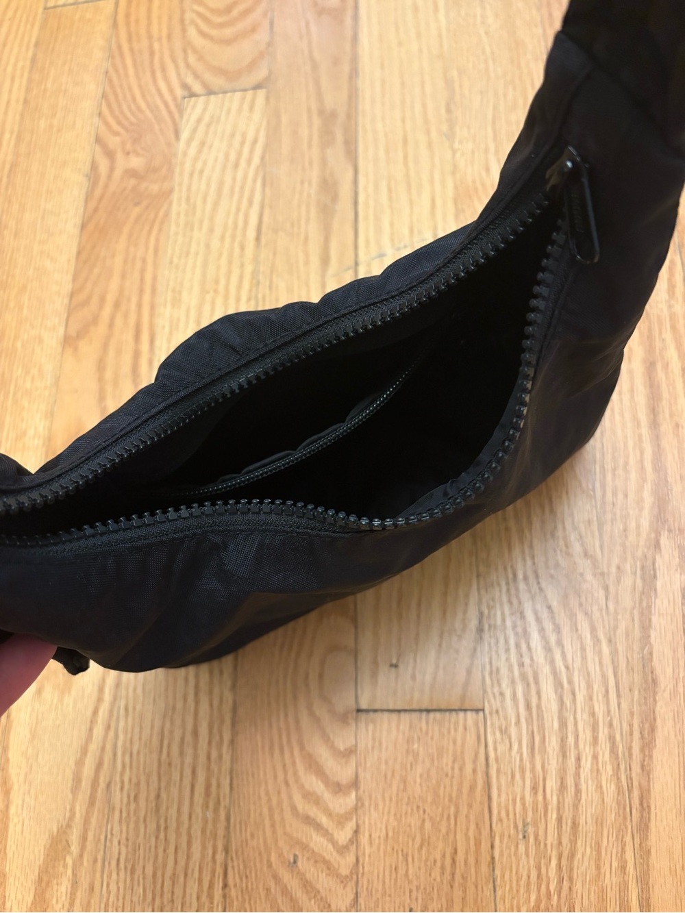 BAGGU Mini Nylon Shoulder Bag in Black - Picture 2 of 4